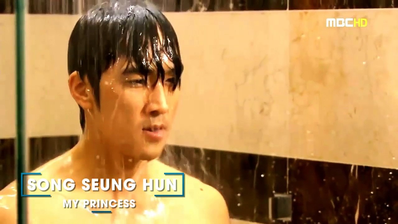 Mát mắt với body 6 múi của dàn mỹ nam Hàn trong phòng tắm