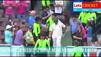 Graeme Smith Batting With Broken Hand !!!!!!!