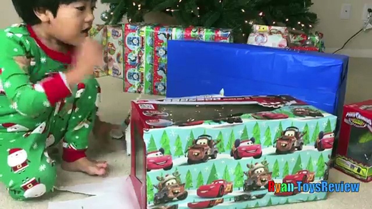 Christmas Morning new Opening Presents Surprise Toys Ryan ToysReview