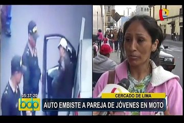 Cercado de Lima: auto embiste a pareja de jóvenes en moto