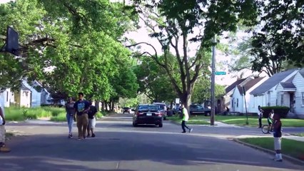 DETROIT PEOPLE CHILLIN IN THE HOOD