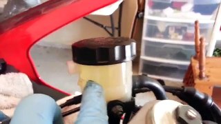 Motorcycle Brake Flush / Bleed with MityVac - HOW TO - TUTORIAL