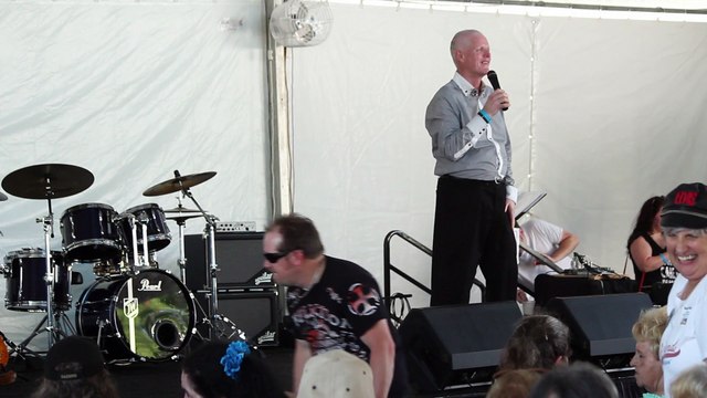 Chris Drummond sings 'Treat Me Nice' Elvis Week 2017