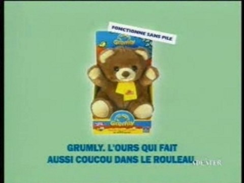 Grumly L'ours qui fait aussi coucou dans le rouleau