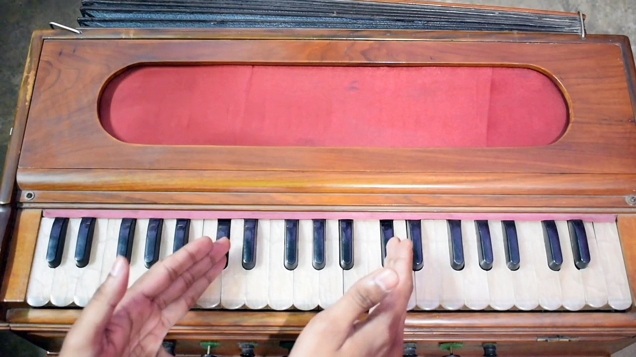 First basic lesson Harmonium for beginners हार्मोनीयम बजाना सीखे
