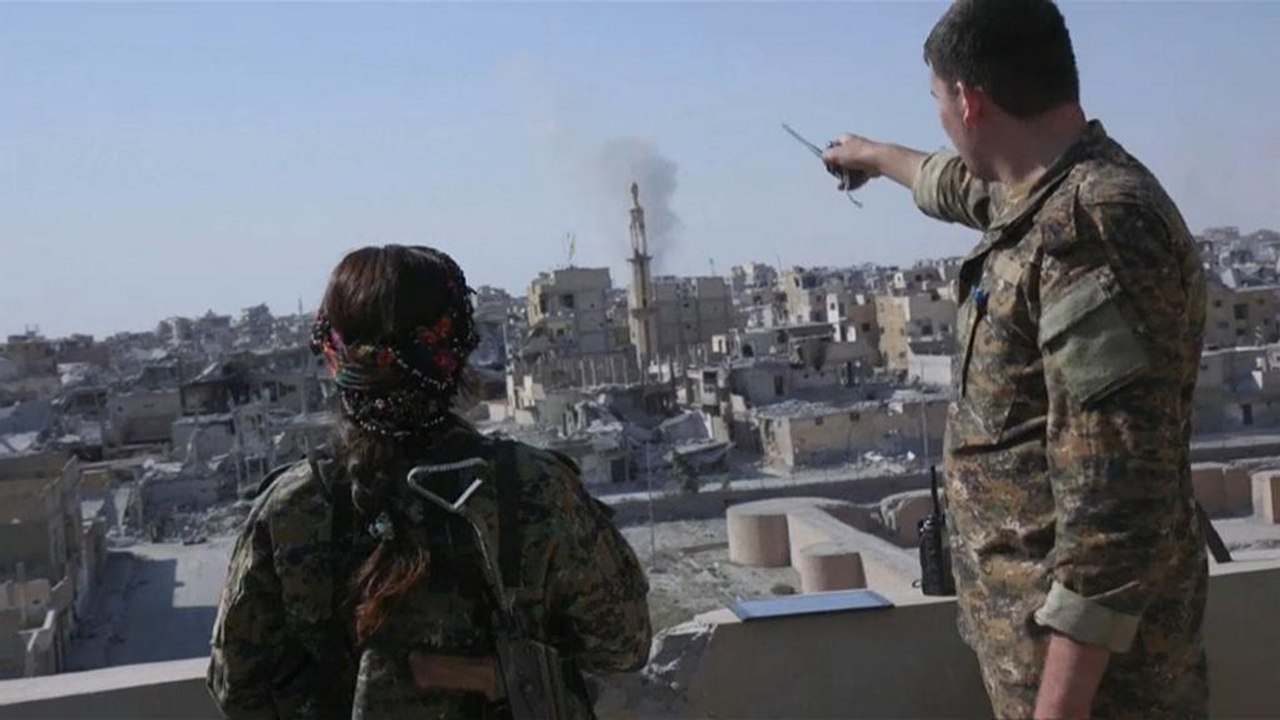 Irak: Jesidinnen kämpfen gegen IS-Dschihadisten