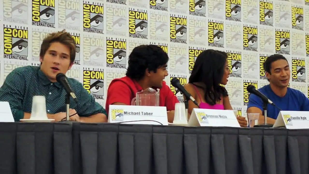 Power Rangers Dino Charge Panel Part 1 (San Diego Comic Con new)