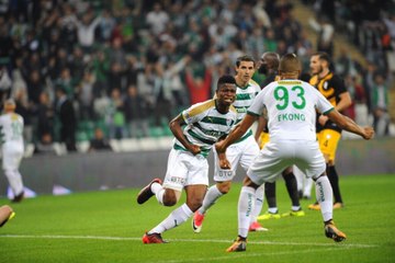 Bursaspor, 10 Kişi Kaldığı Maçta Osmanlıspor'u 3-1 Yendi