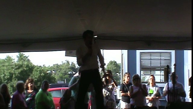 Dean Z sings 'Swing Down Sweet Chariot' Elvis Week 2014 t