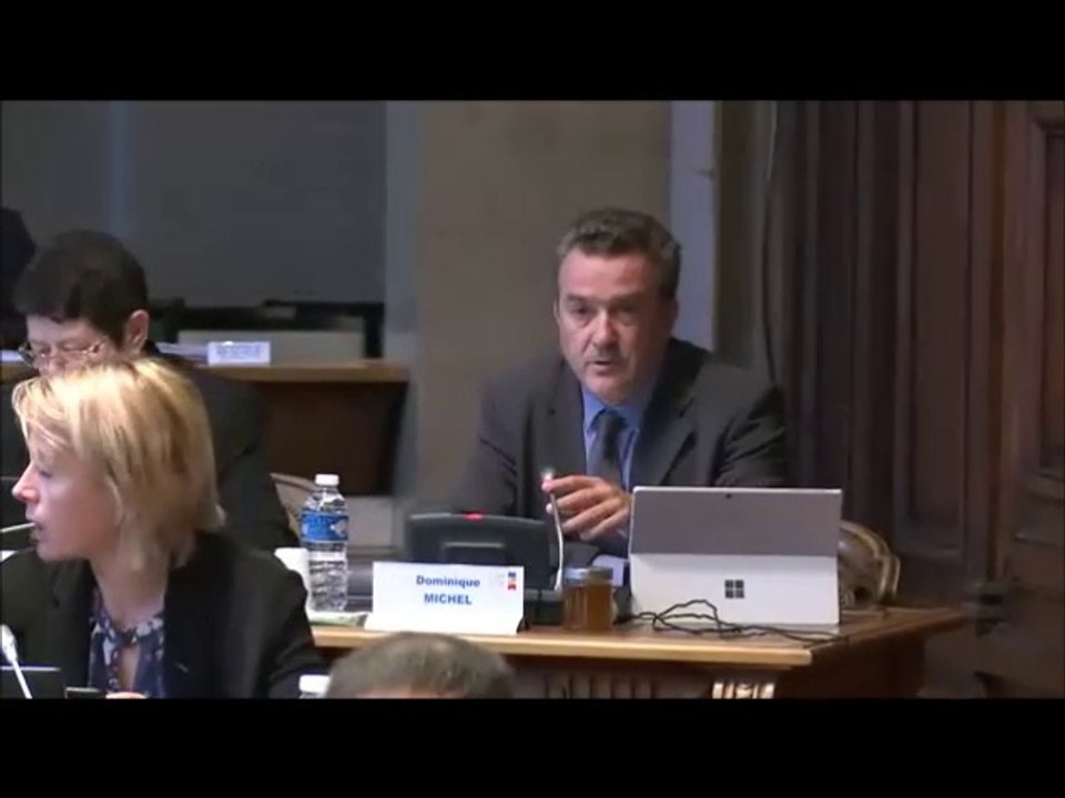 Dominique MICHEL. Convention-cadre Cité des vins de Bourgogne.