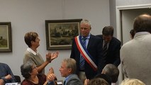 La remise de l'écharpe au maire François Cadic