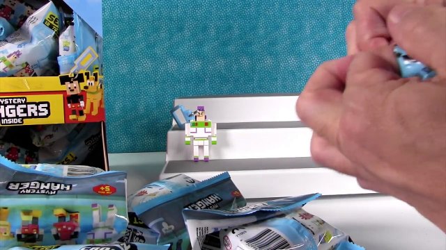 Disney Crossy Road Mystery Backpack Hangers Series 1 Blind Bag Toy Opening | PSToyReviews