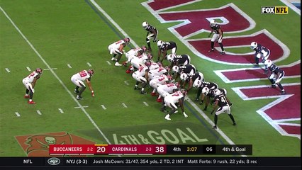 Doug Martin pushes up the middle for 1-yard TD run
