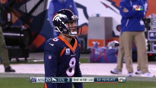 Kerry Wynn blocks Brandon McManus' field goal