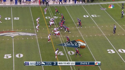 Trevor Siemian threads needle to Demaryius Thomas between three defenders