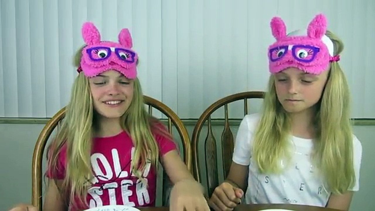 Guess the Gum Challenge ~ Jacy and Kacy