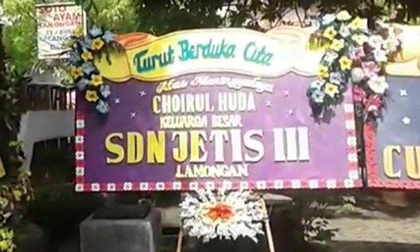 Pelayat Terus Berdatangan Ke Rumah Choirul Huda