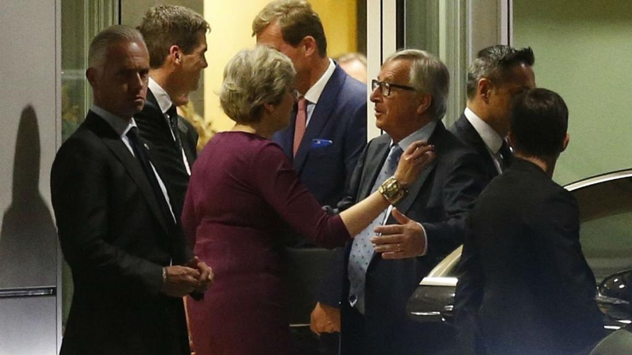Brexit: Να επιταχύνουν τις συνομιλίες συμφώνησα...