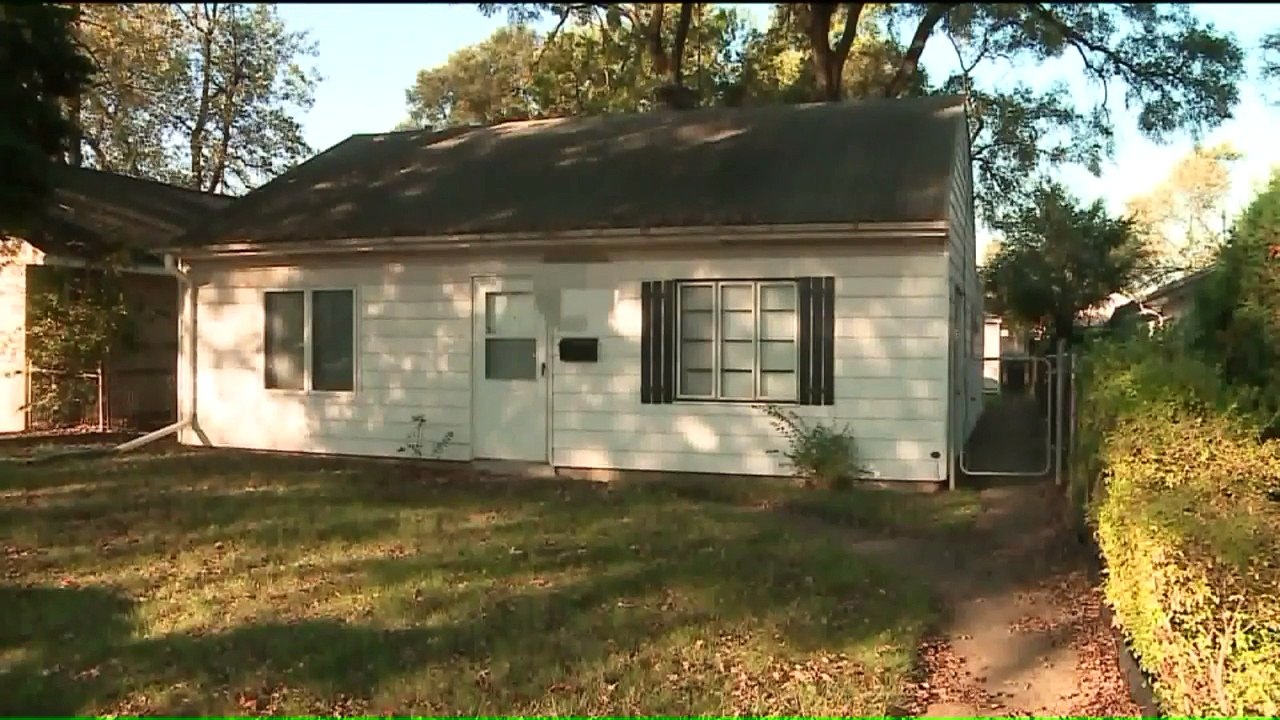 Elderly Man Robbed, Elderly Woman Assaulted in Their Homes Just Blocks Apart