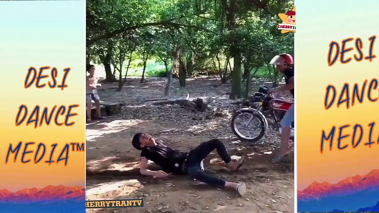 Top 10 try not to laugh lol,top funny killer clown pranks,in indian city bumbai 2017,