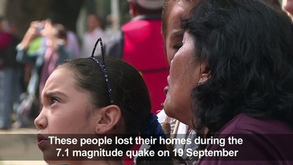 Risking lives, Mexicans try to salvage belongings after quake
