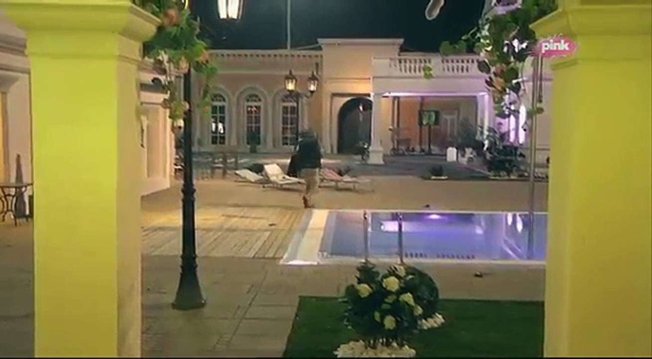 Zadruga - Fizicki kontakt Andjele Vestice i Jelene Golubovic