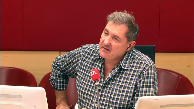 Sommeil : Michel Cymes évoque ce que nos positions de nuit disent de nous