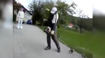 Cet homme n'a vraiment pas de patience !