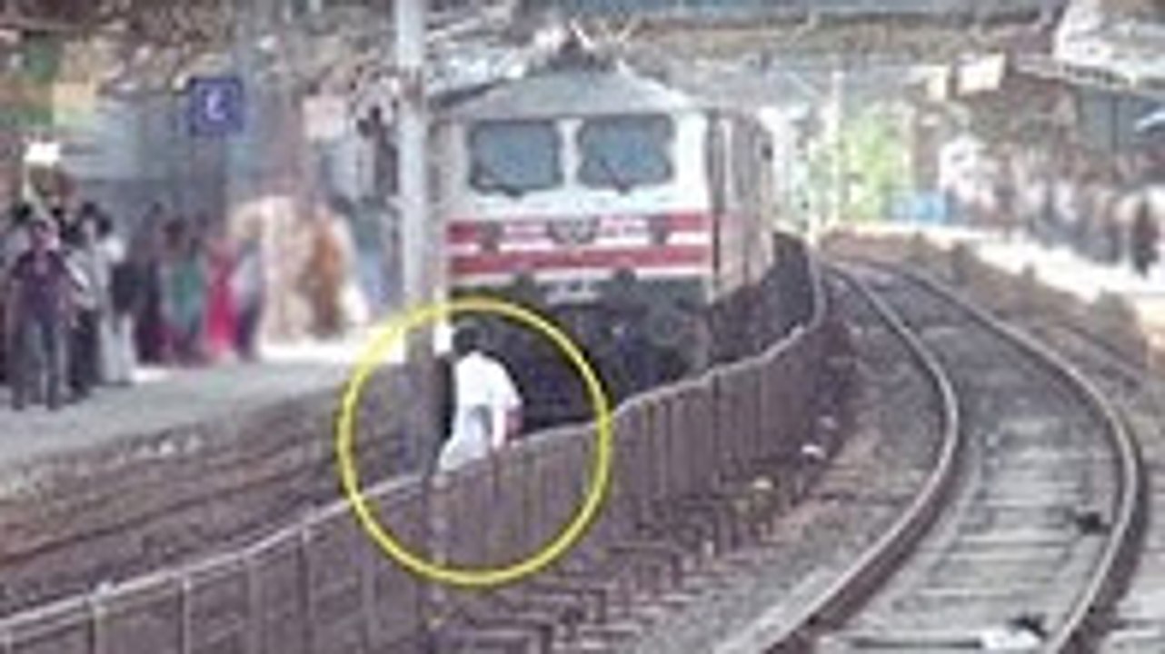 Ager Ye Faisla Kar Leta To Ye Zaror Bach Jata