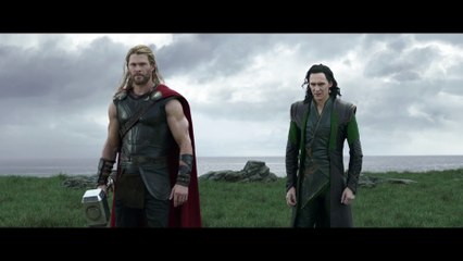 THOR RAGNAROK - Hela Destroys Thor's Hammer