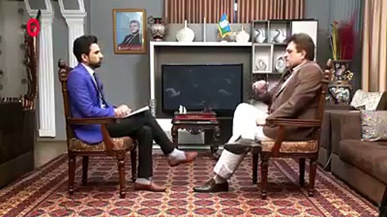 لطیف پدرام! %80 مردم دری گپ میزنه چرا سرود ملی به پشتو باشد