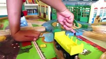 Thomas and Friends Wooden Railway Table Playset | Toy Trains Review | Roblox Tomy