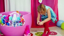 TROLLS GIANT EGG ✿ Saving Trolls with Poppy! Toys, Surprises, Songs, Parody