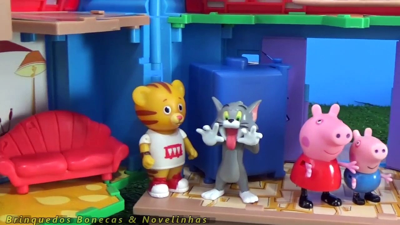 Pig George da Família Peppa Pig Conhece Brinquedo Tom e Jerry Casa das Armadilhas Daniel Tigre