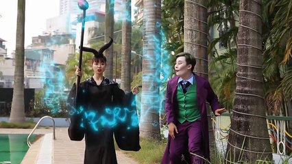 Frozen Elsa & Anna Draw Heart On Body! w/ Spiderman Joker Maleficent Baby Gum Spidergirl Superhero