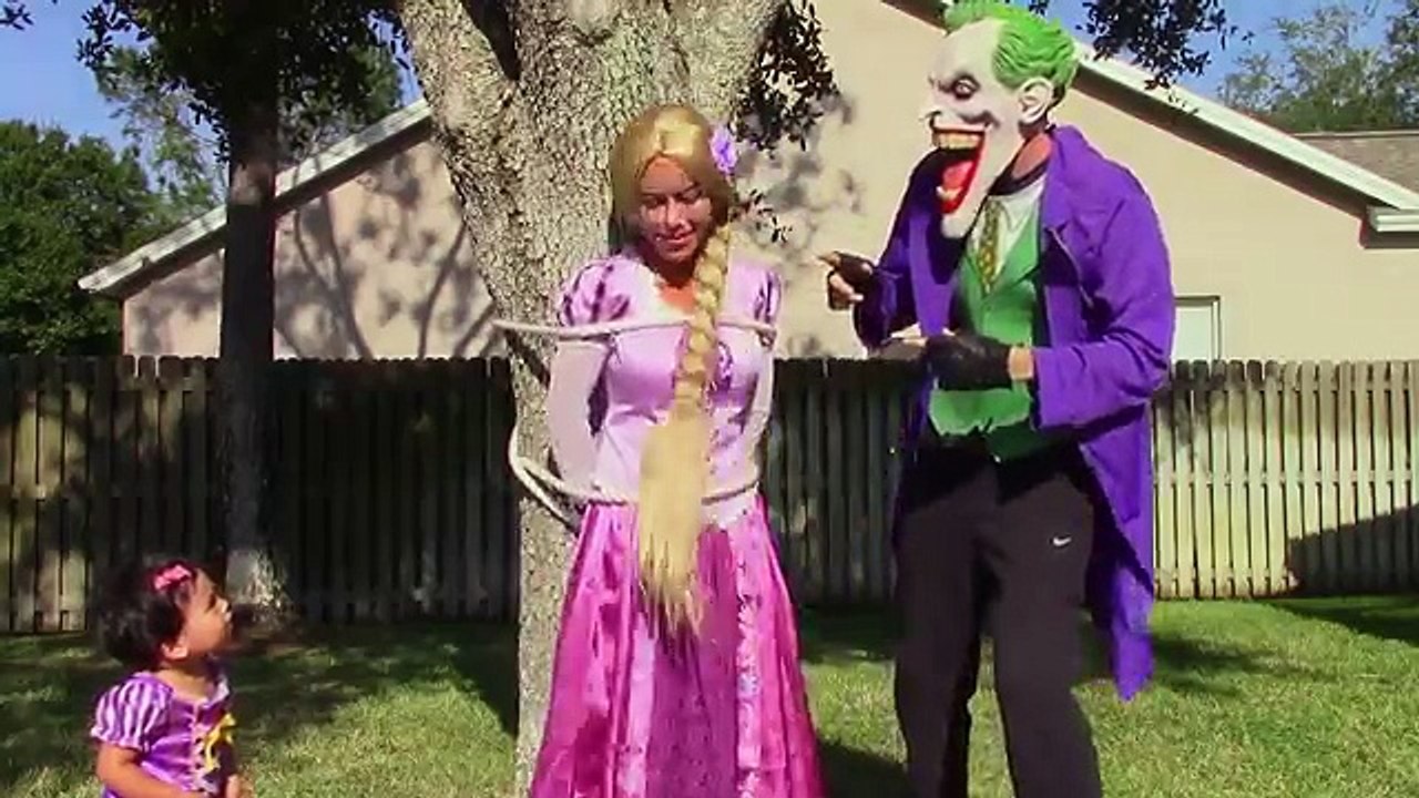 Crying Baby Thief vs Baby Police w/ Spiderman, Frozen Elsa, Rapunzel, Rapunzel baby