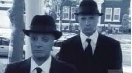 Les hommes en noirs sont des êtres extraterrestres parmi nous