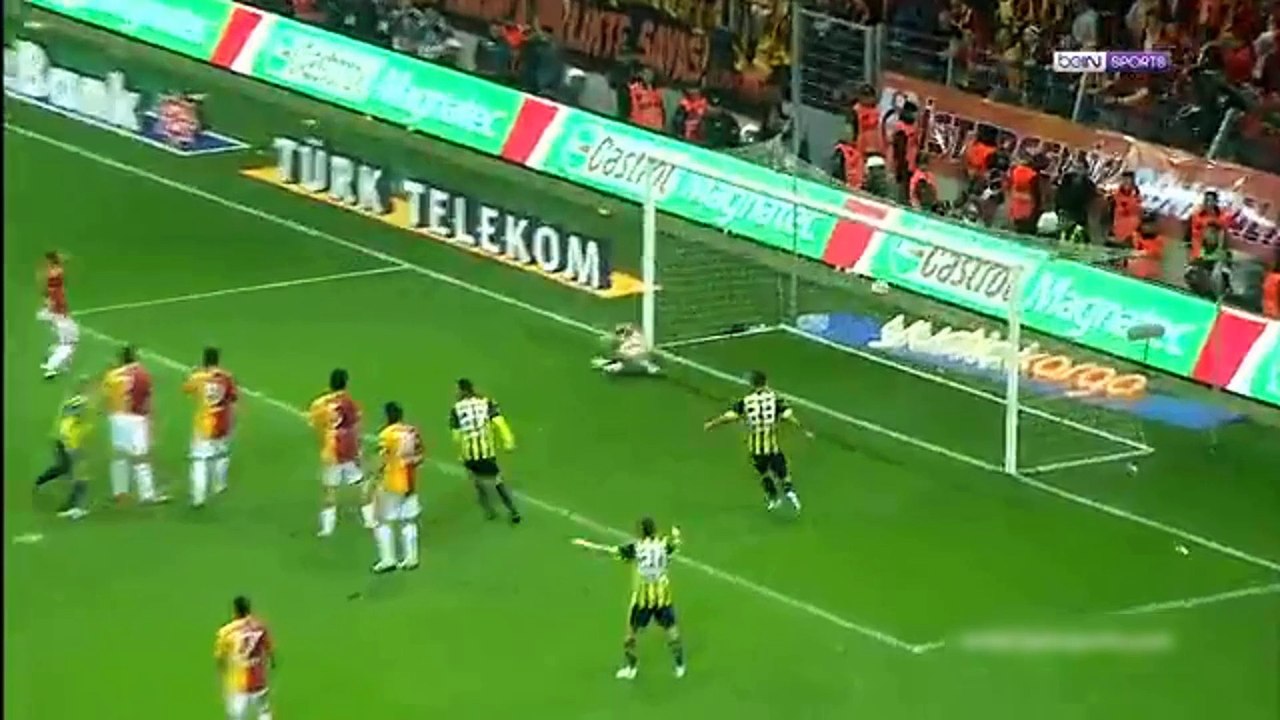 Galatasaray ve Fenerbahçe derbisine 10'lar damga vurdu