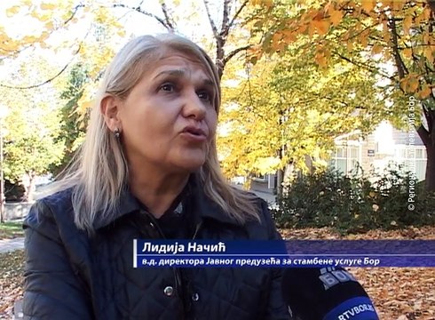 Počela rekonstrukcija izgorelog krova na zgradi u Novom gradskom centru, 17. oktobar 2017. (RTV Bor)