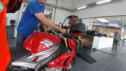 72..ESSAI BMW S1000R : La moto qui fait peur.