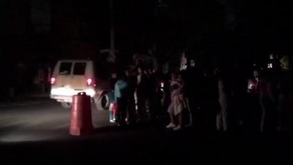 People on street after 8.1 quake hits south Mexico