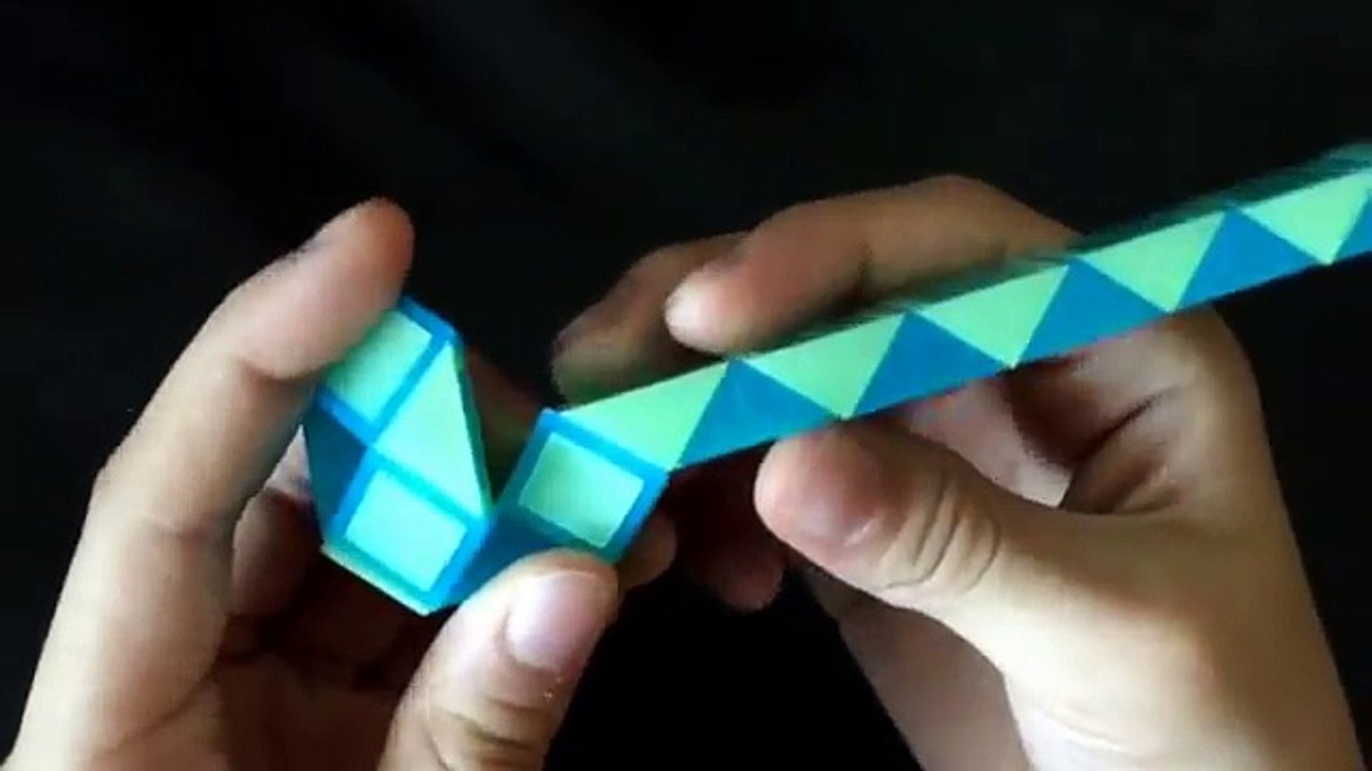 Rubiks Twist Or Smiggle Snake Puzzle Tutorial: How to Make a Ball Shape,  Step By Step, Slow – Видео Dailymotion