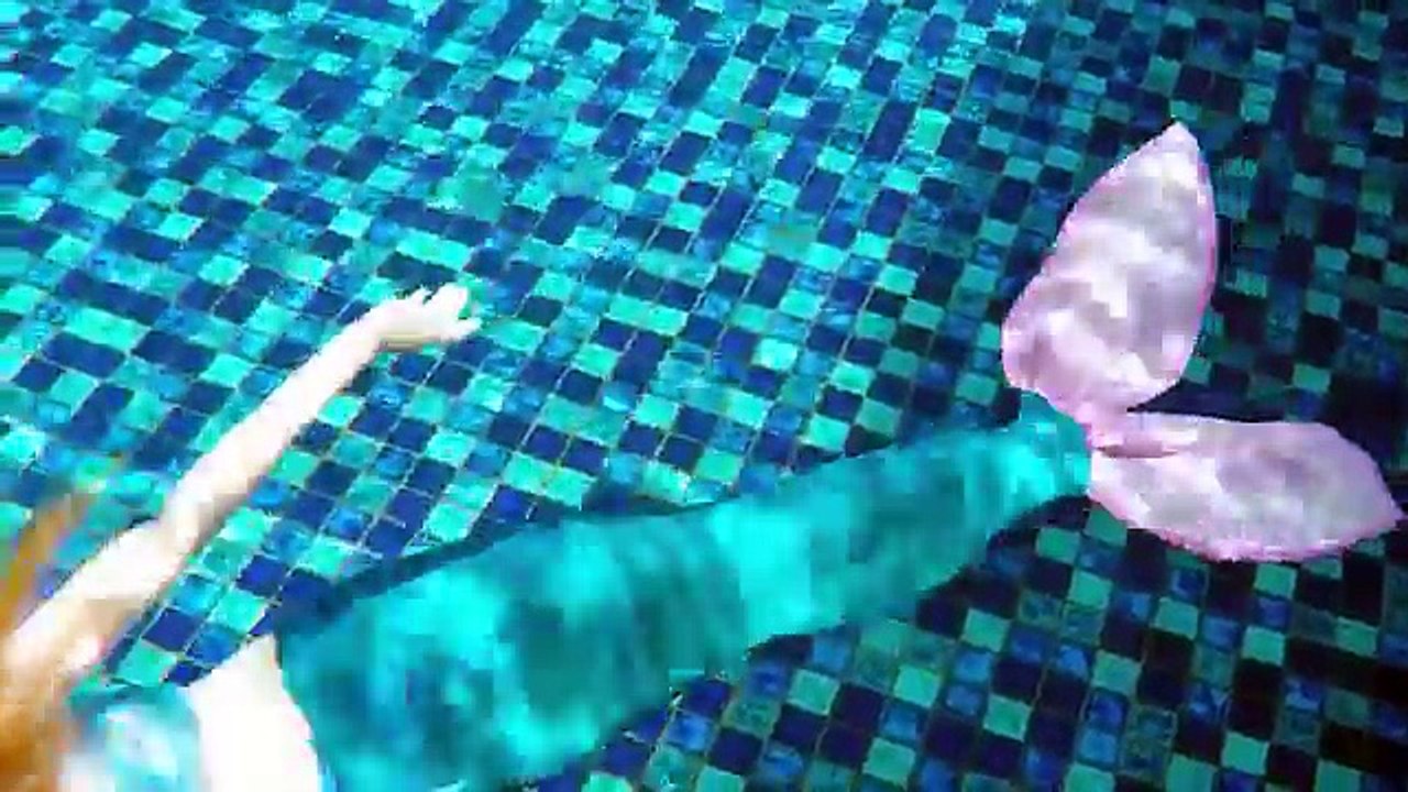 ELSA, ANNA, ARIEL, BARBIE become mermaids, underwaterwater adventure and swimming pool fun