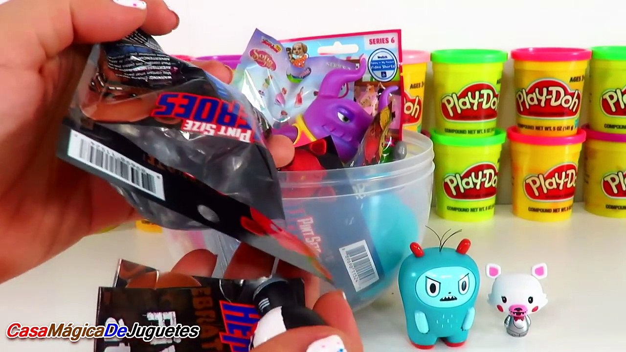 Huevo Sorpresa Gigante de Foxy de Cinco Noches en Freddys Five Nights at Freddys de Plastilina