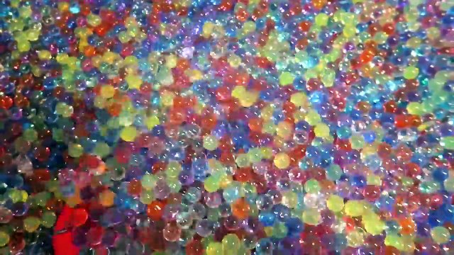 FROZEN ELSA vs SURPRISE EGGS BATH! w/ Spiderman vs Orbeez Bath Joker Candy Bubble Gum Superhero IRL