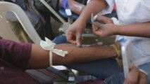 Somalíes donan sangre en Nairobi tras el atentado en Mogadiscio