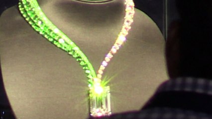 الكشف عن أكبر ماسة نقية في العالم في معرض في دبي