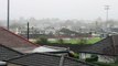 Le toit d'un stade de Foot arraché par l'ouragan Ophelia à Cork en Irlande !