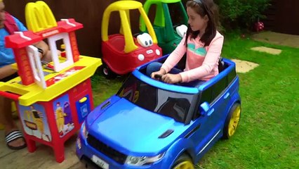 MCDONALDS DRIVE THRU * Little Brother Prank Sister eating Real Pizza *