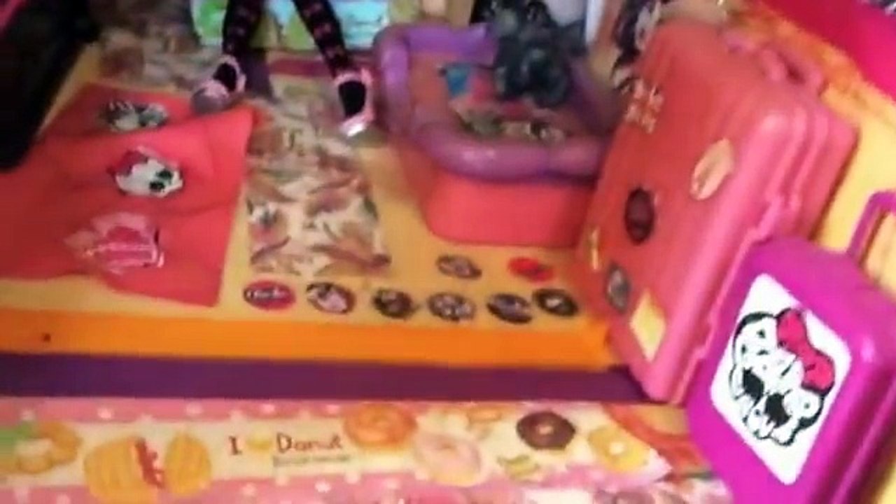 MI CASA DE MONSTER HIGH (tour por la mansion)